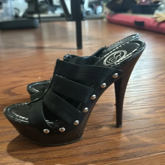 Jessica Simpson platform heels - Picture 4 of 5
